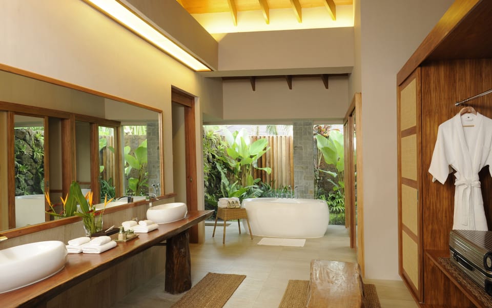 Narra Pool Villa | Bathroom | Separate tub and shower, rainfall showerhead, free toiletries