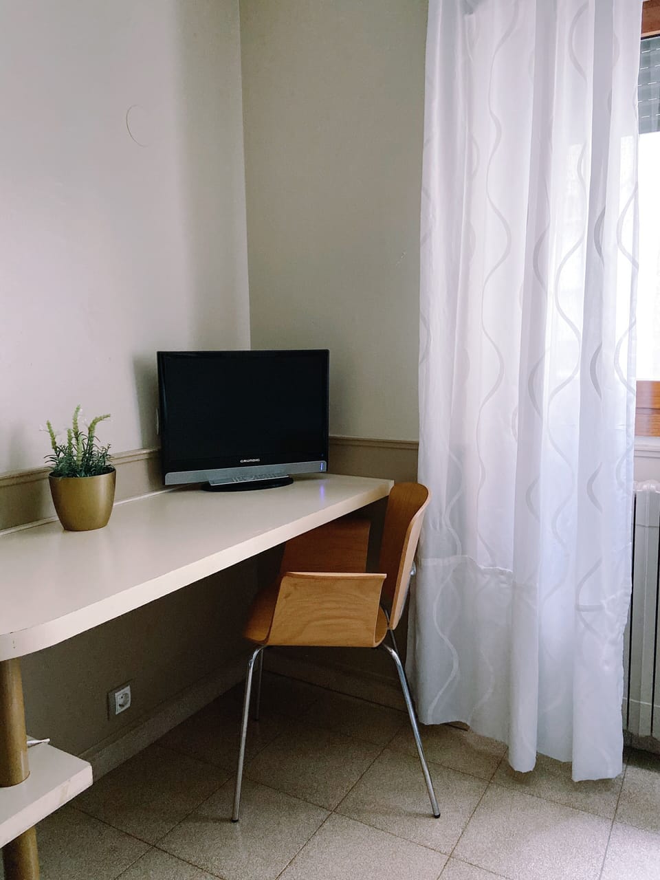 Standard Single Room | 1 bedroom, pillowtop beds, desk, soundproofing