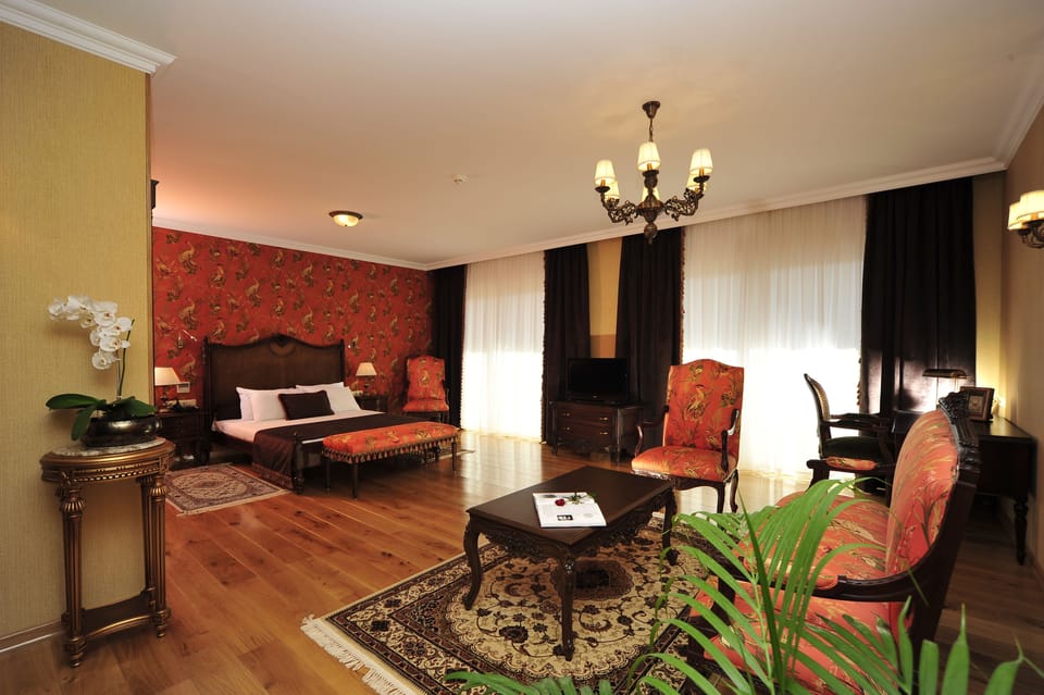 Junior Double Room | Premium bedding, down comforters, pillowtop beds, minibar