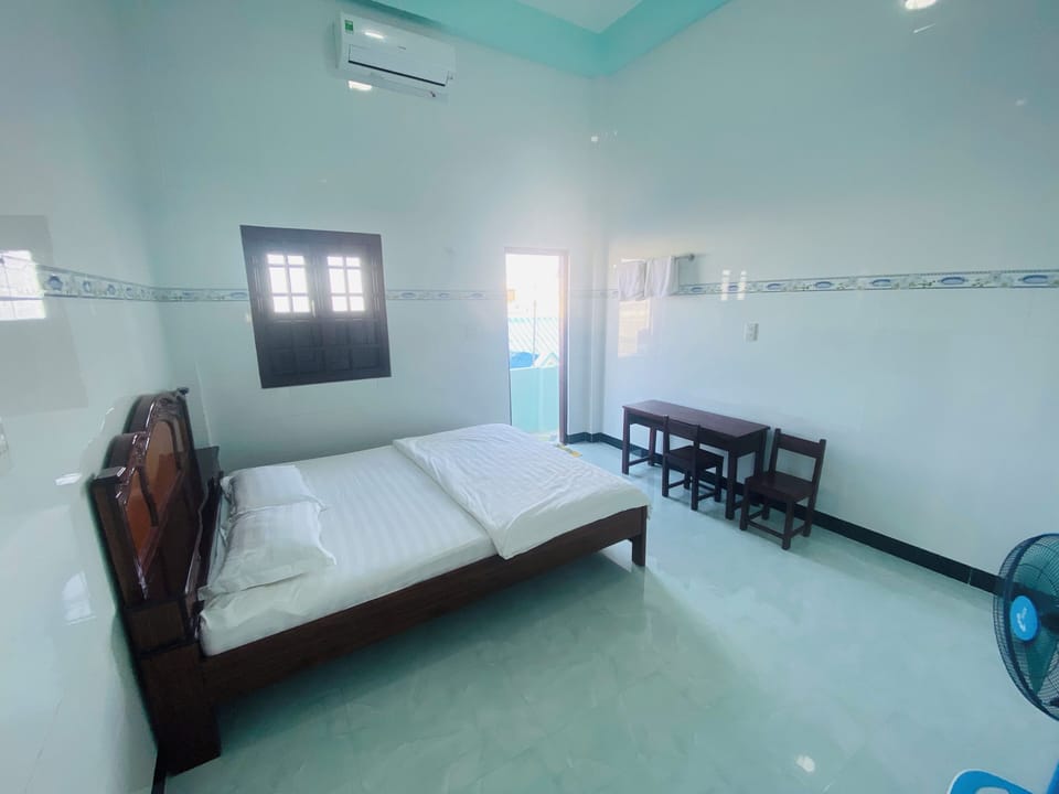 Standard Double Room | Iron/ironing board, free WiFi