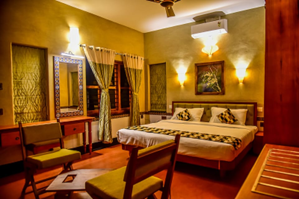 Family Room | Premium bedding, memory foam beds, in-room safe, individually decorated