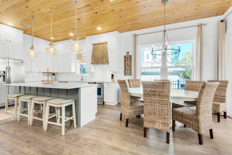 Dining table and eat-in bar seating