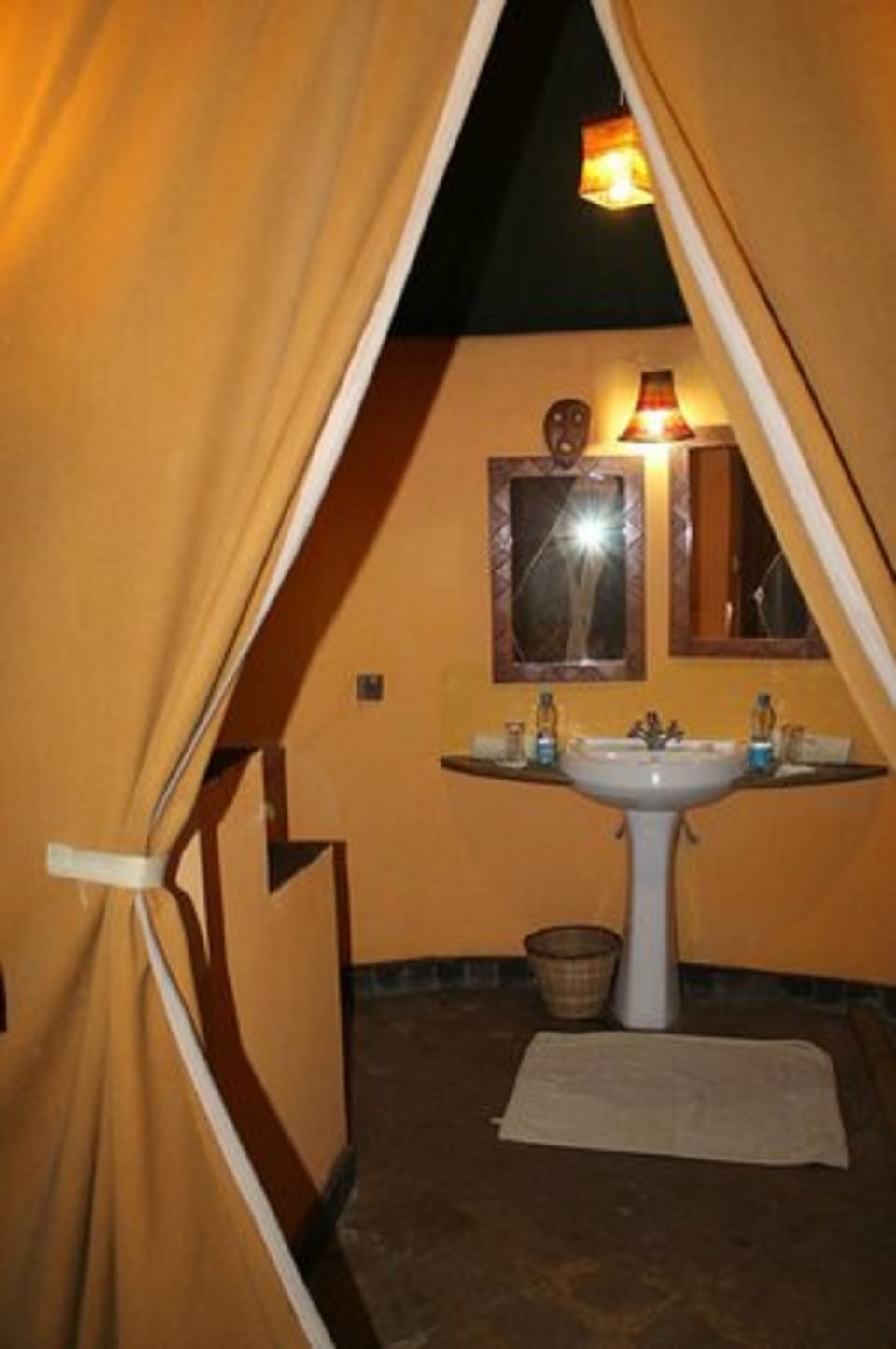 Standard Tent | Bathroom | Shower, rainfall showerhead, towels, soap