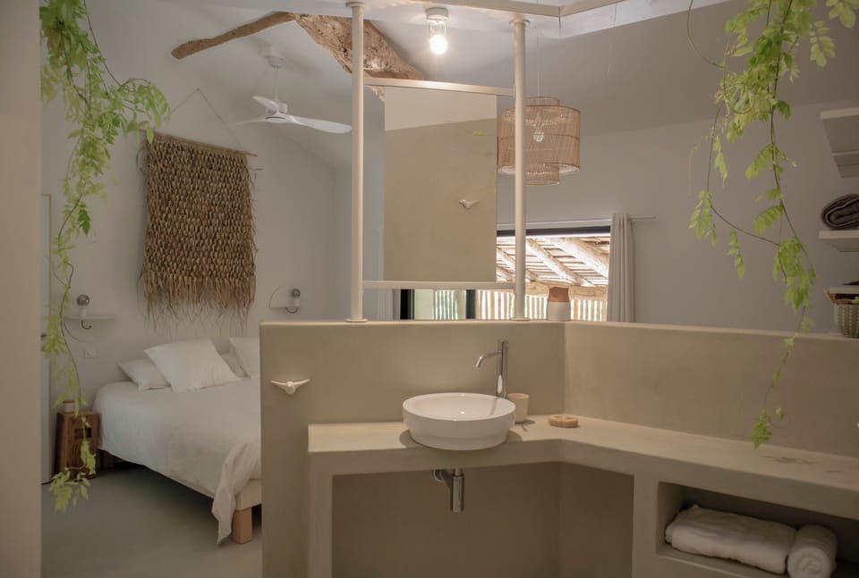 Standard Room (Pitta) | Premium bedding, individually decorated, individually furnished, desk