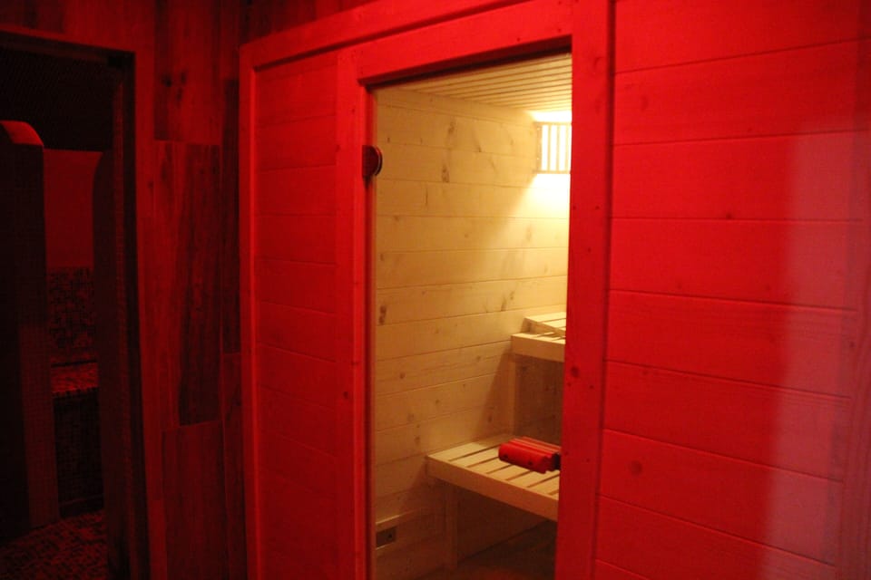 Villa 3 Caparica, Lisbon GAY Beach Hotel Hotel in Costa da Caparica