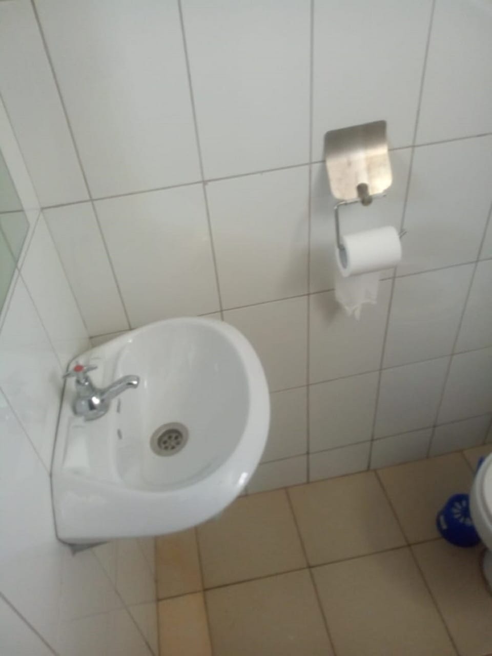 Basic Double Room | Bathroom sink