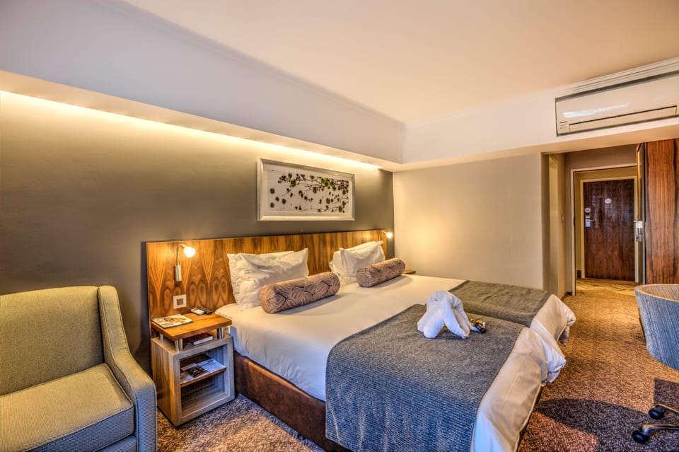 In-room safe, desk, WiFi (free), bed sheets