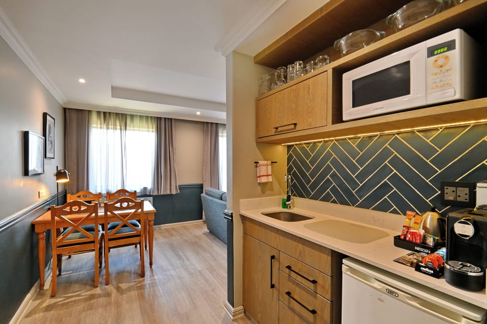 One Bedroom Suite Twin, Non Smoking | Private kitchenette | Fridge, microwave, espresso maker, coffee/tea maker