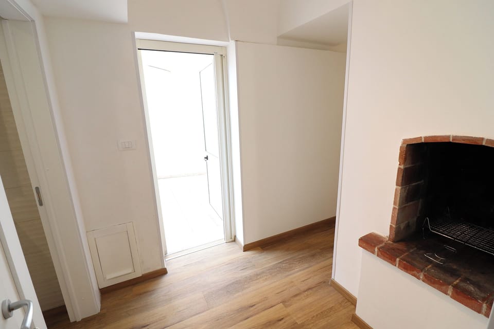 House, 2 Bedrooms, Balcony, City View | Property entrance