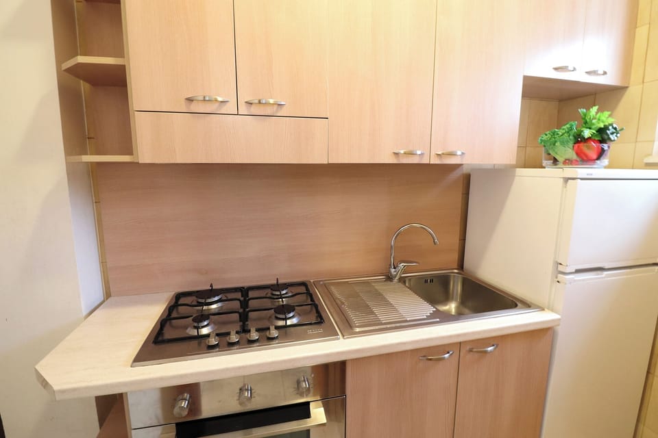 Apartment, 2 Bedrooms, Balcony, City View | Interior