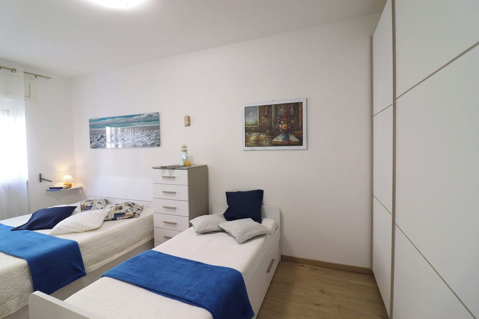 House, 1 Bedroom, Balcony, City View | 1 bedroom