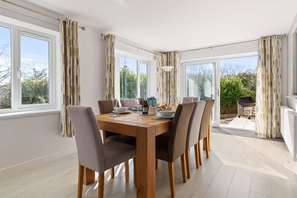 Saundersfoot cottage, pet friendly