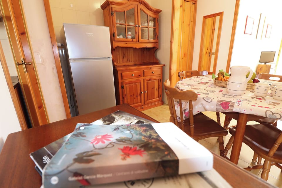 House, 2 Bedrooms, Garden View | Dining room