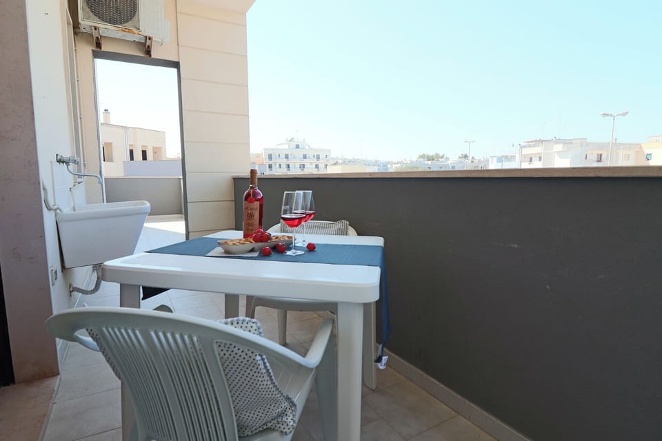House, 2 Bedrooms, Balcony, City View | Balcony