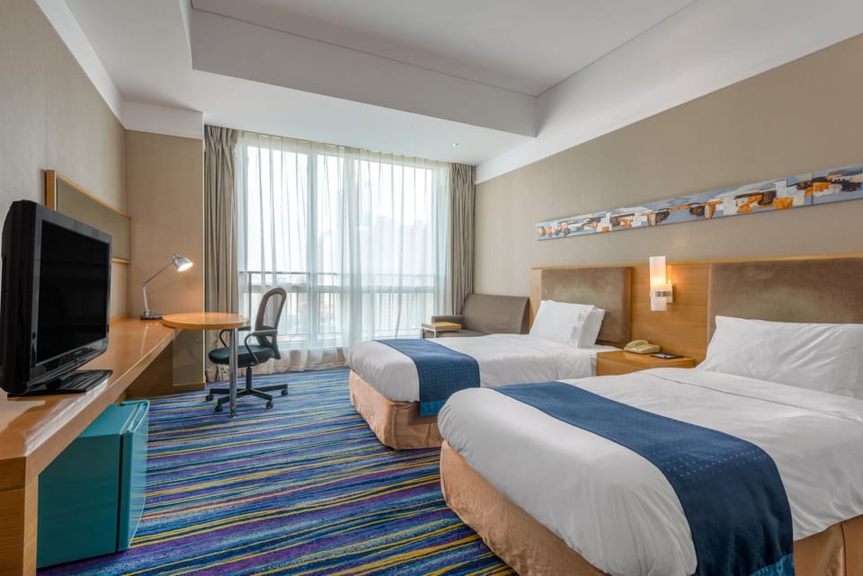 In-room safe, desk, soundproofing, free WiFi