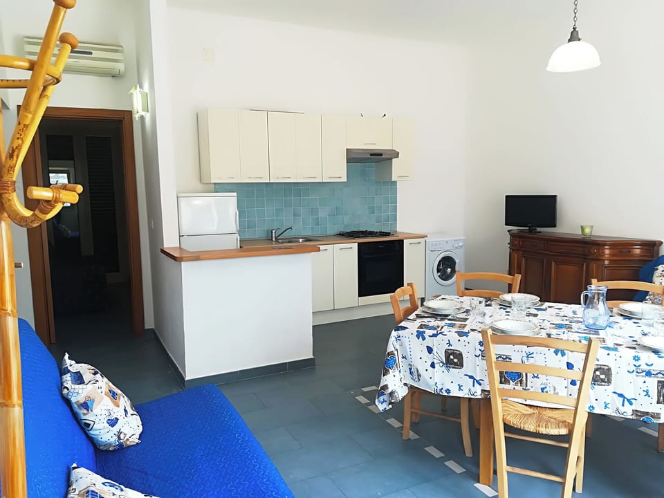 House, 2 Bedrooms, Balcony, City View | Interior