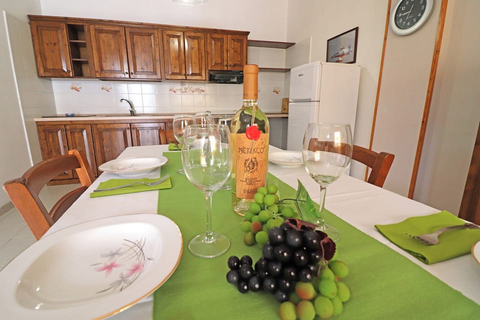 House, 2 Bedrooms, Balcony, City View | Dining