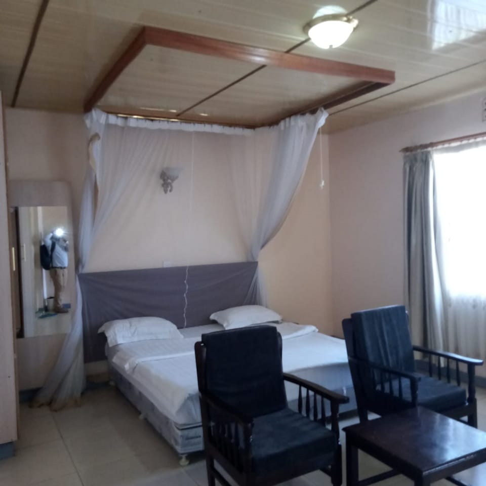 Single Room | Desk