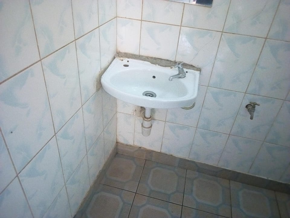 Double Room | Bathroom sink