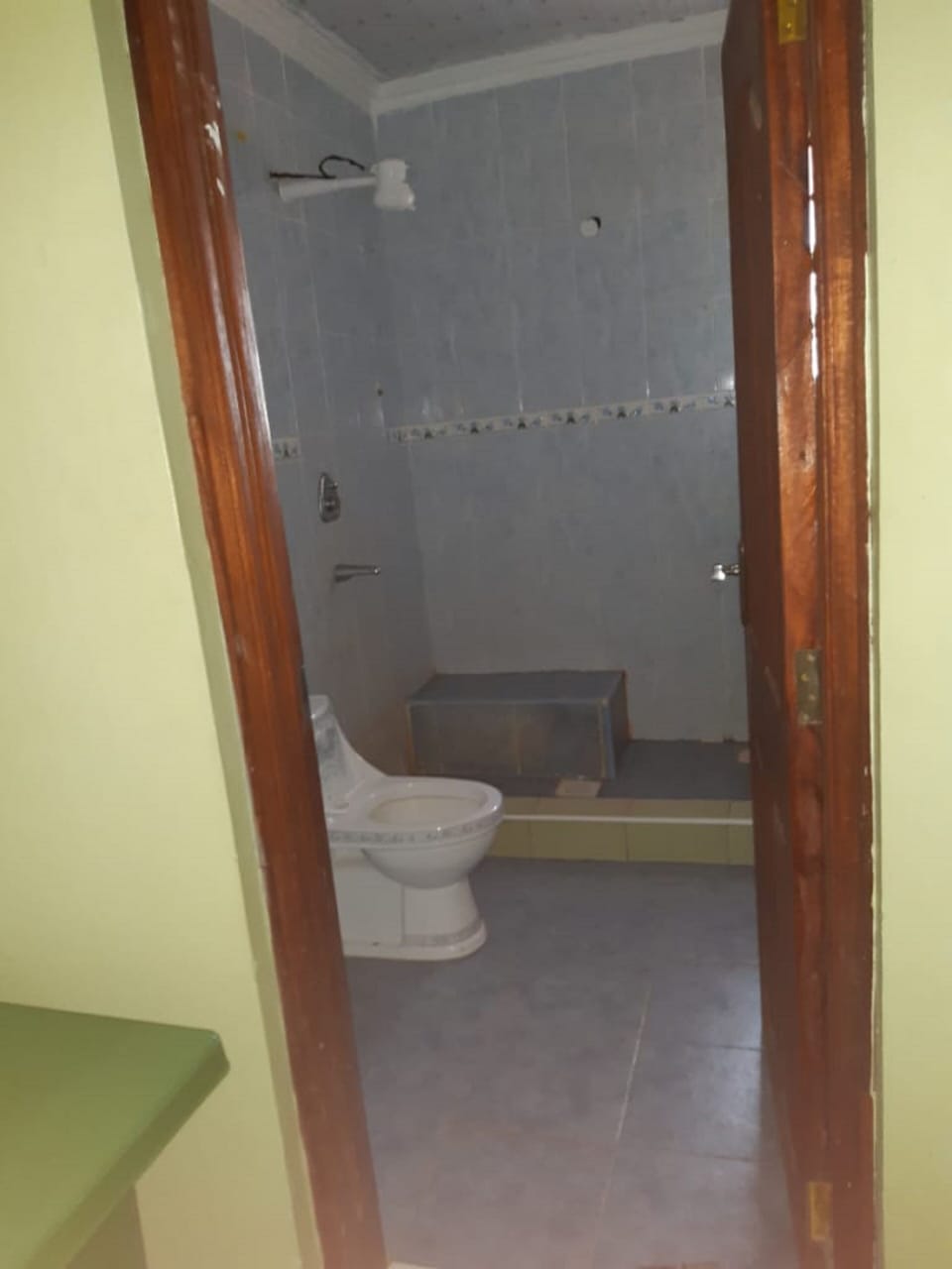 Shower, rainfall showerhead, towels, soap