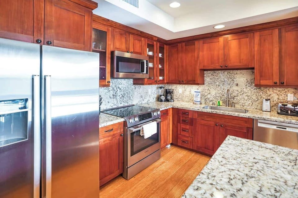 A fully stocked chef’s kitchen with everything you need