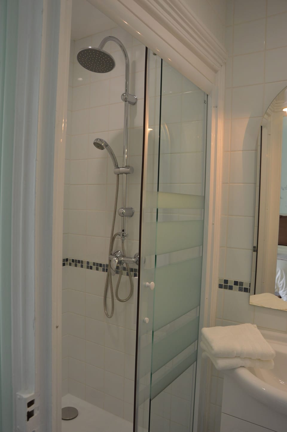 Double Room (Fins Bois) | Bathroom shower