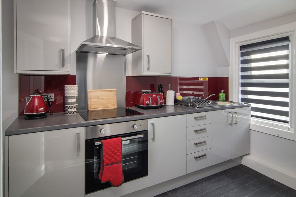 Apartment | Private kitchen | Fridge, microwave, oven, stovetop