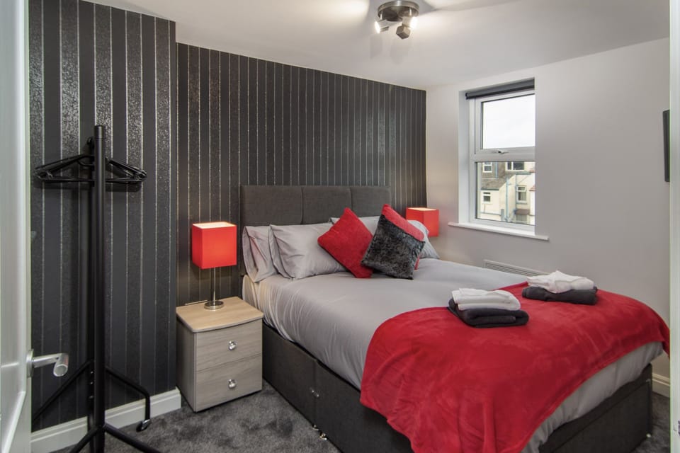 2 Bedrooms Sleeps 6 Near Top Blackpool Attractions Apartment in Blackpool