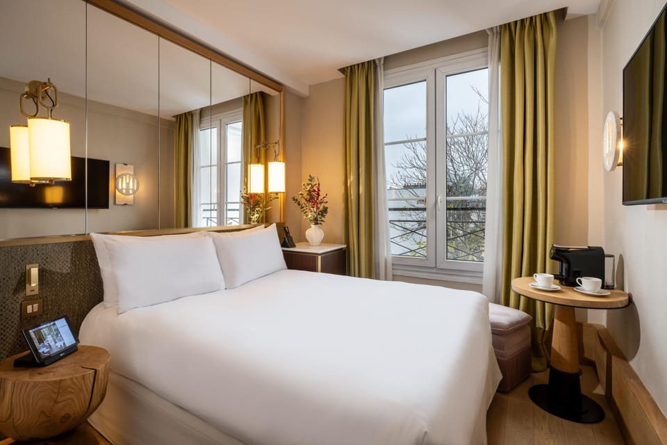 Room, 1 Double Bed | Minibar, blackout drapes, soundproofing, iron/ironing board