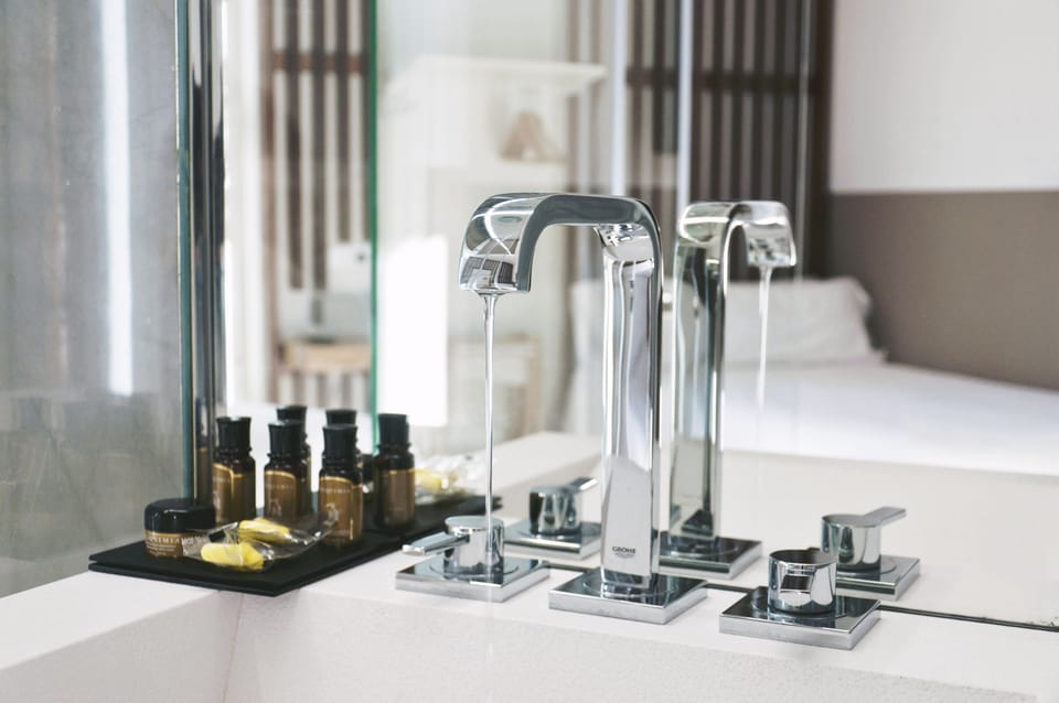Superior Double Room, City View | 1 bedroom, premium bedding, in-room safe, soundproofing