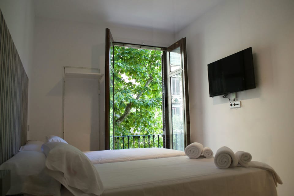Superior Double Room, City View | 1 bedroom, premium bedding, in-room safe, soundproofing