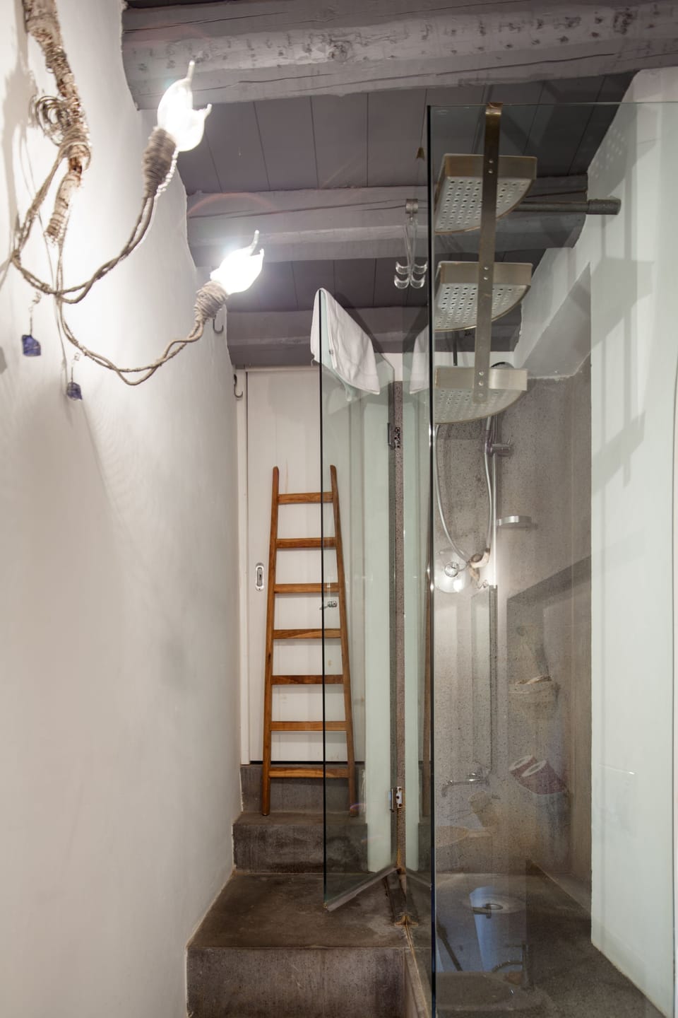 Standard Double or Twin Room, Private Bathroom | Bathroom | Shower, rainfall showerhead, free toiletries, hair dryer