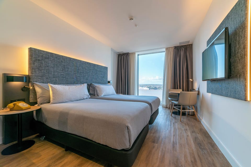 Free minibar, in-room safe, desk, soundproofing
