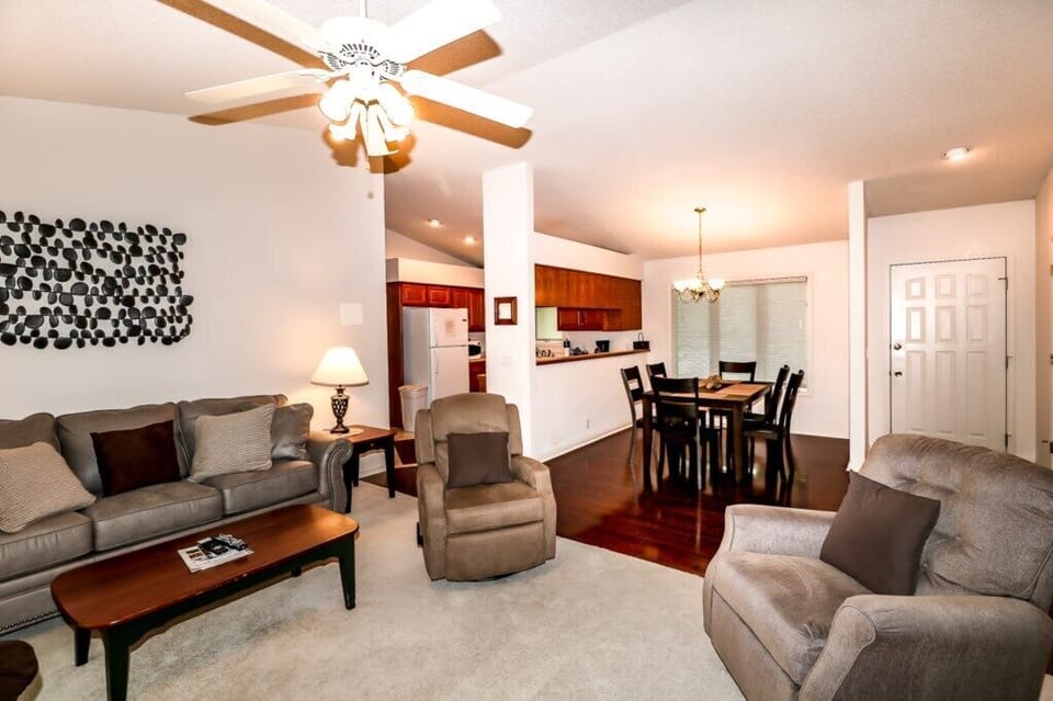 LivingRoomwithrecliners