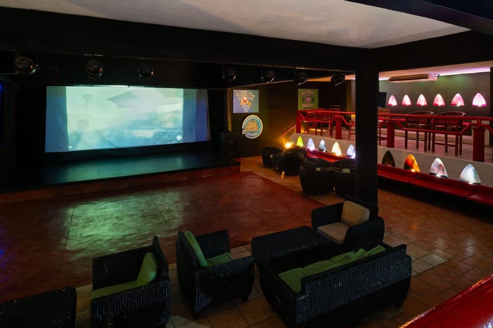 7 bars/lounges, 5 poolside bars, 2 beach bars