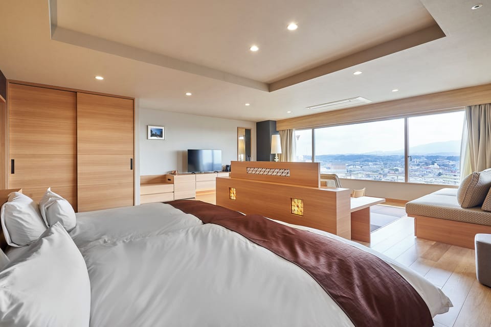 Luxury Junior Suite Twin Room, Non Smoking | Down comforters, in-room safe, soundproofing, WiFi (free)