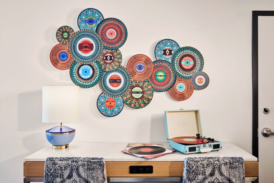 Premium bedding, in-room safe, desk, iron/ironing board