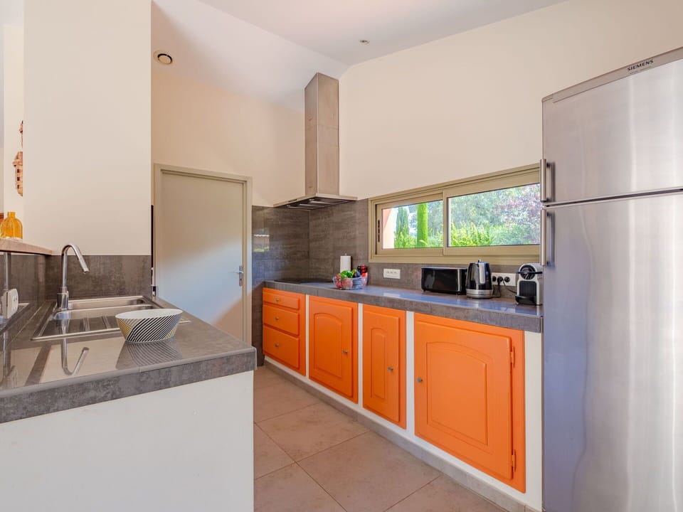 Cabinetry, Countertop, Tap, Kitchen Sink, Sink, Building, Kitchen, Kitchen Appliance, Kitchen Stove, Wood