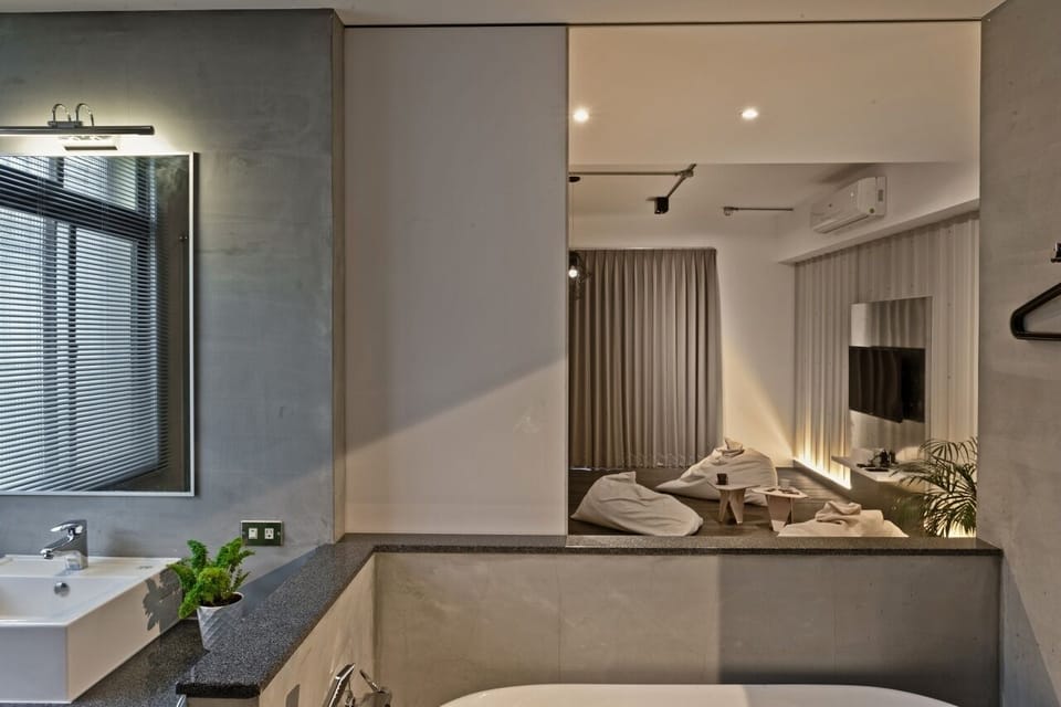 Basic Double Room, 1 Bedroom (301) | Individually decorated, individually furnished, blackout drapes