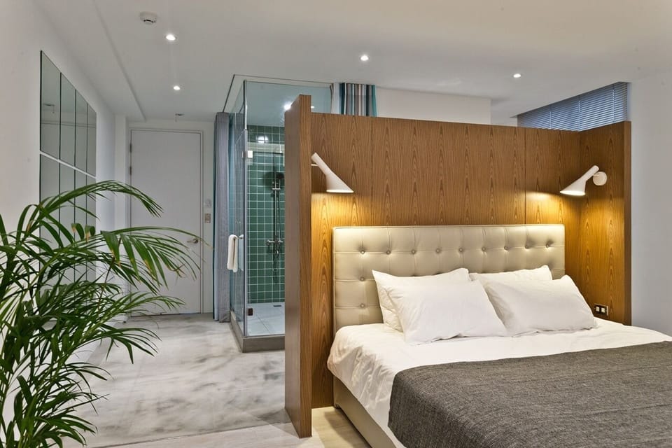 Double Room (401) | Individually decorated, individually furnished, blackout drapes