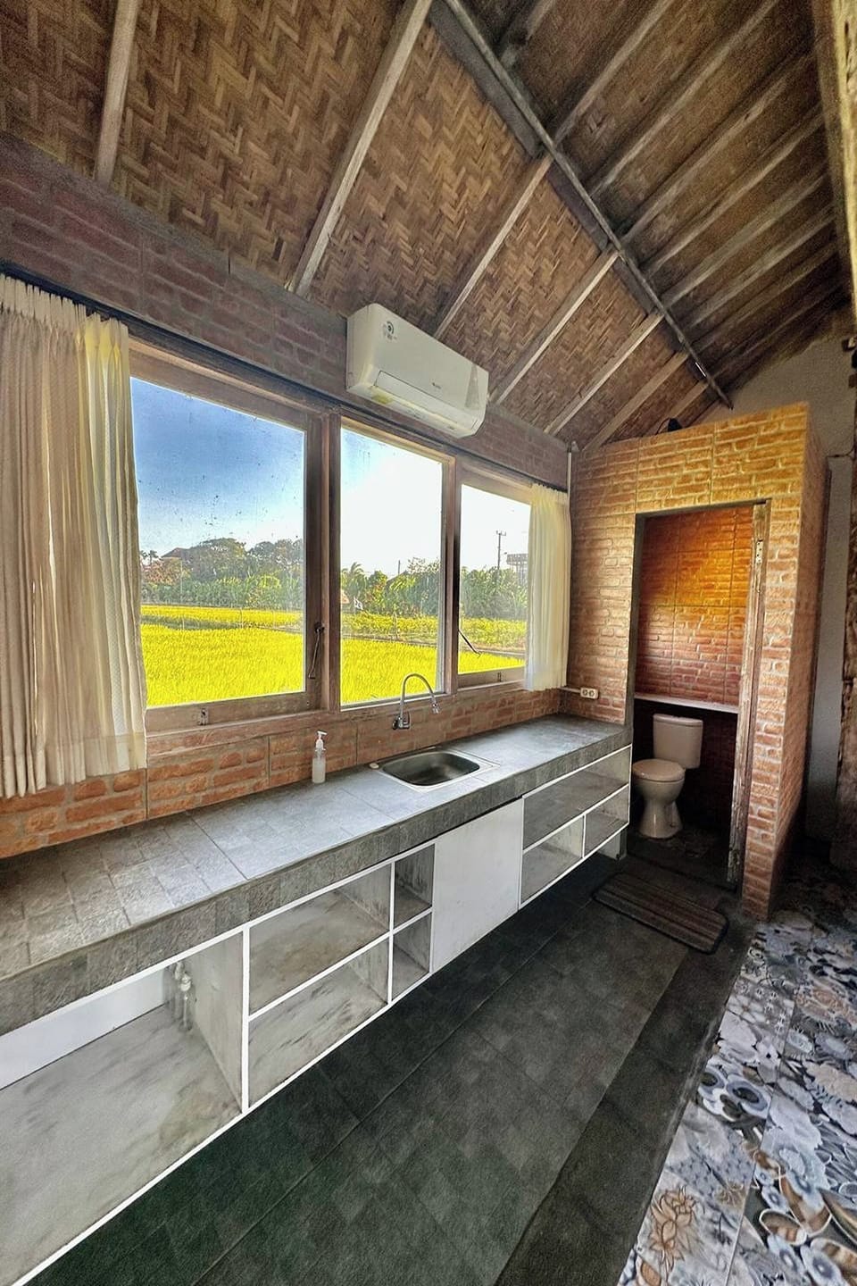 Cottage | Desk, free WiFi, bed sheets