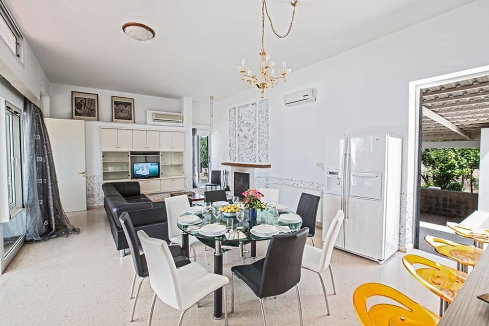 Villa (4 Bedrooms) | Property amenity