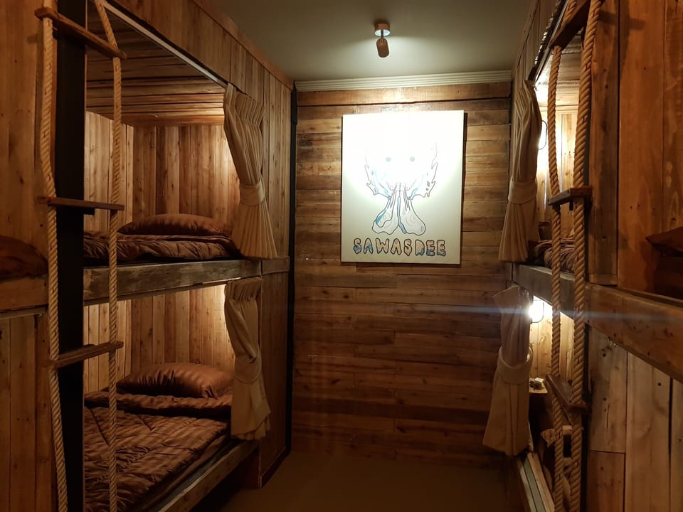Mixed Dormitory 8 Beds | Free WiFi