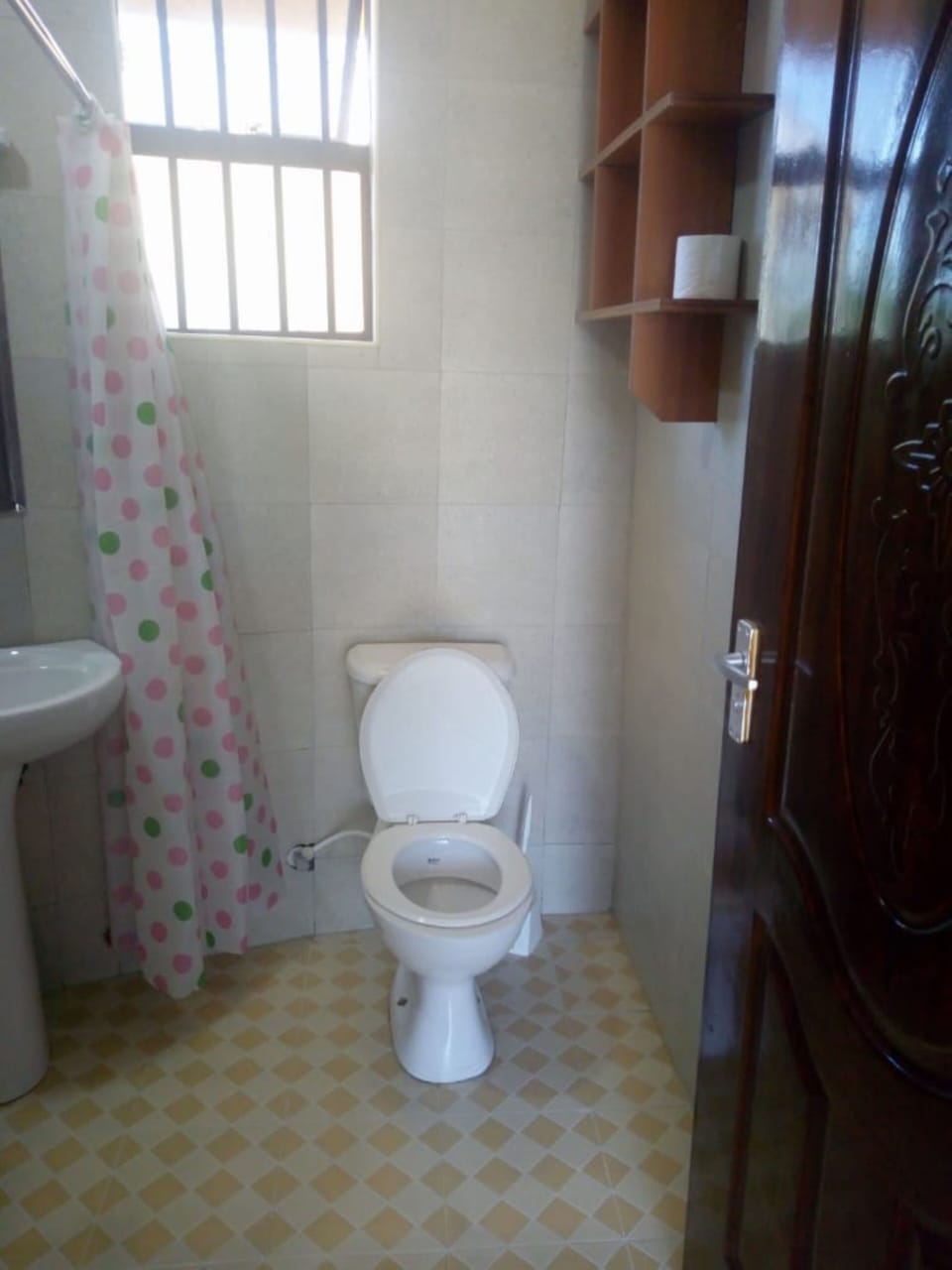 Cottage, 4 Bedrooms | Bathroom | Shower, free toiletries, towels, soap