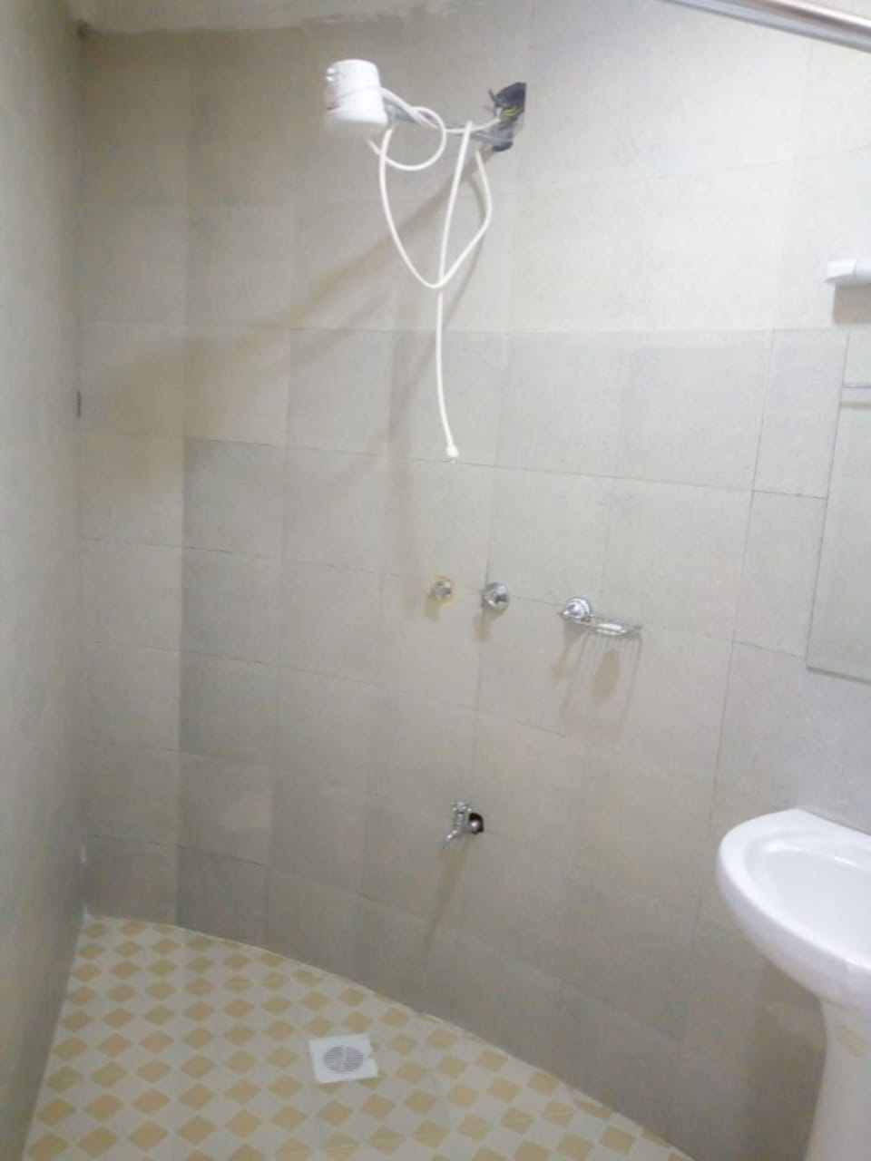Cottage, 4 Bedrooms | Bathroom | Shower, free toiletries, towels, soap