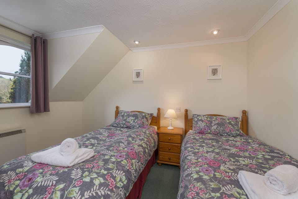 Twin bedroom