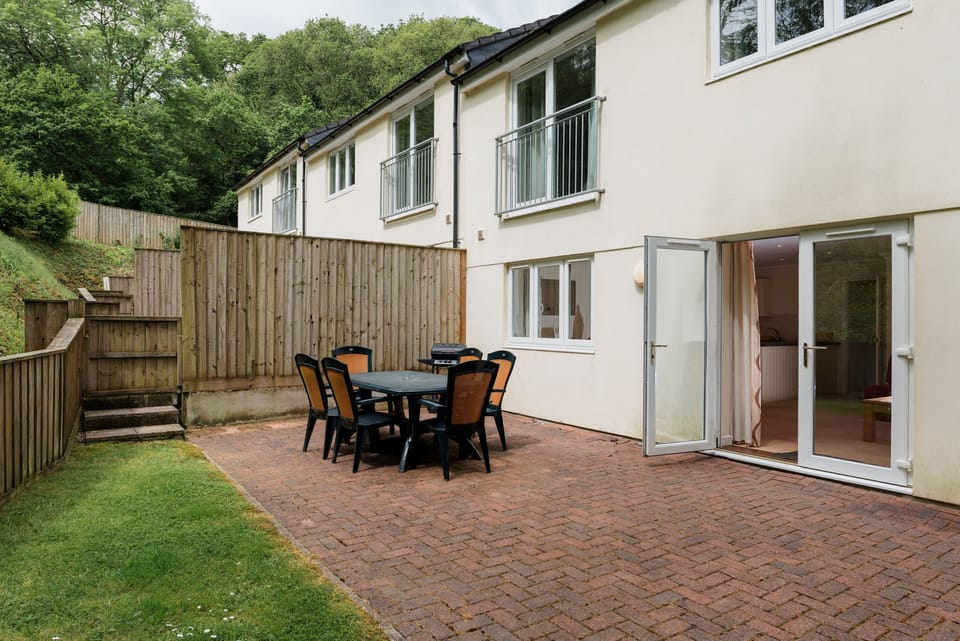 South Facing Patio Areas for 4 Bed  Woodland Cottages