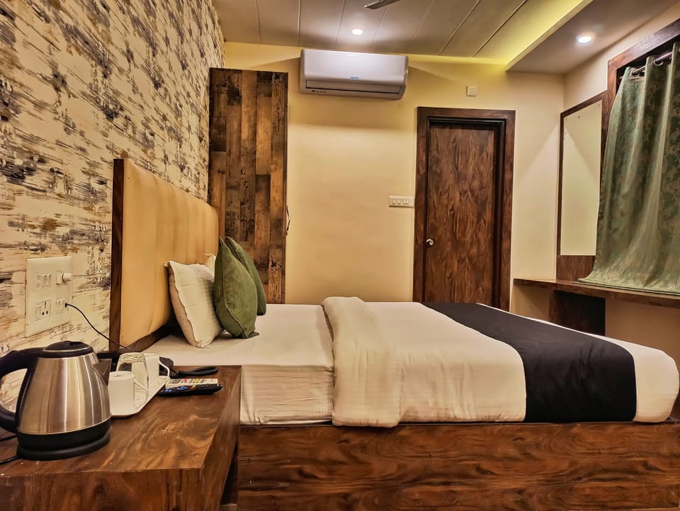 Deluxe Room | Premium bedding, Select Comfort beds, free WiFi, bed sheets