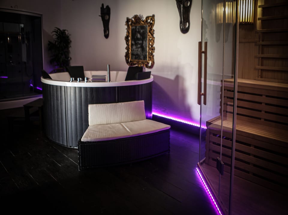 House, 5 Bedrooms, Smoking, Balcony | Interior