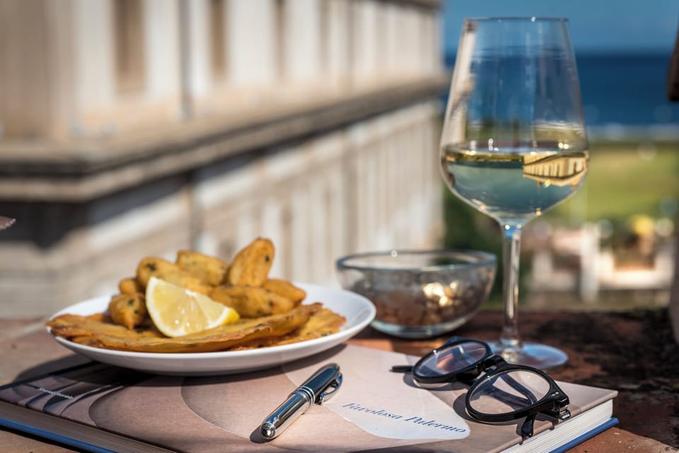 House, 3 Bedrooms, Balcony | Food and drink